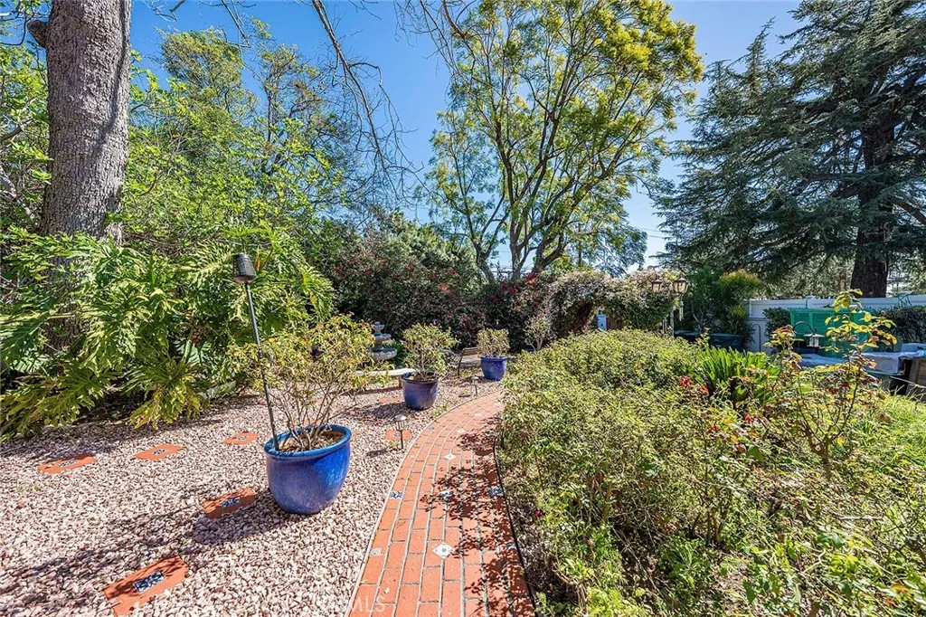 2393 Allen Avenue