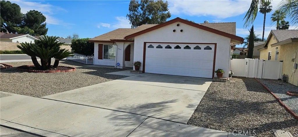 Photo of 2431 El Rancho Circle, Hemet, CA 92545 (MLS # CV26049018)