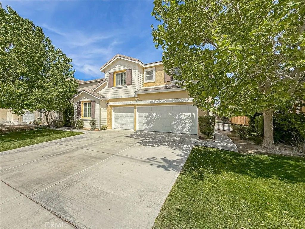 Photo of 43864 Firewood Way, Lancaster, CA 93536 (MLS # SR26074126)