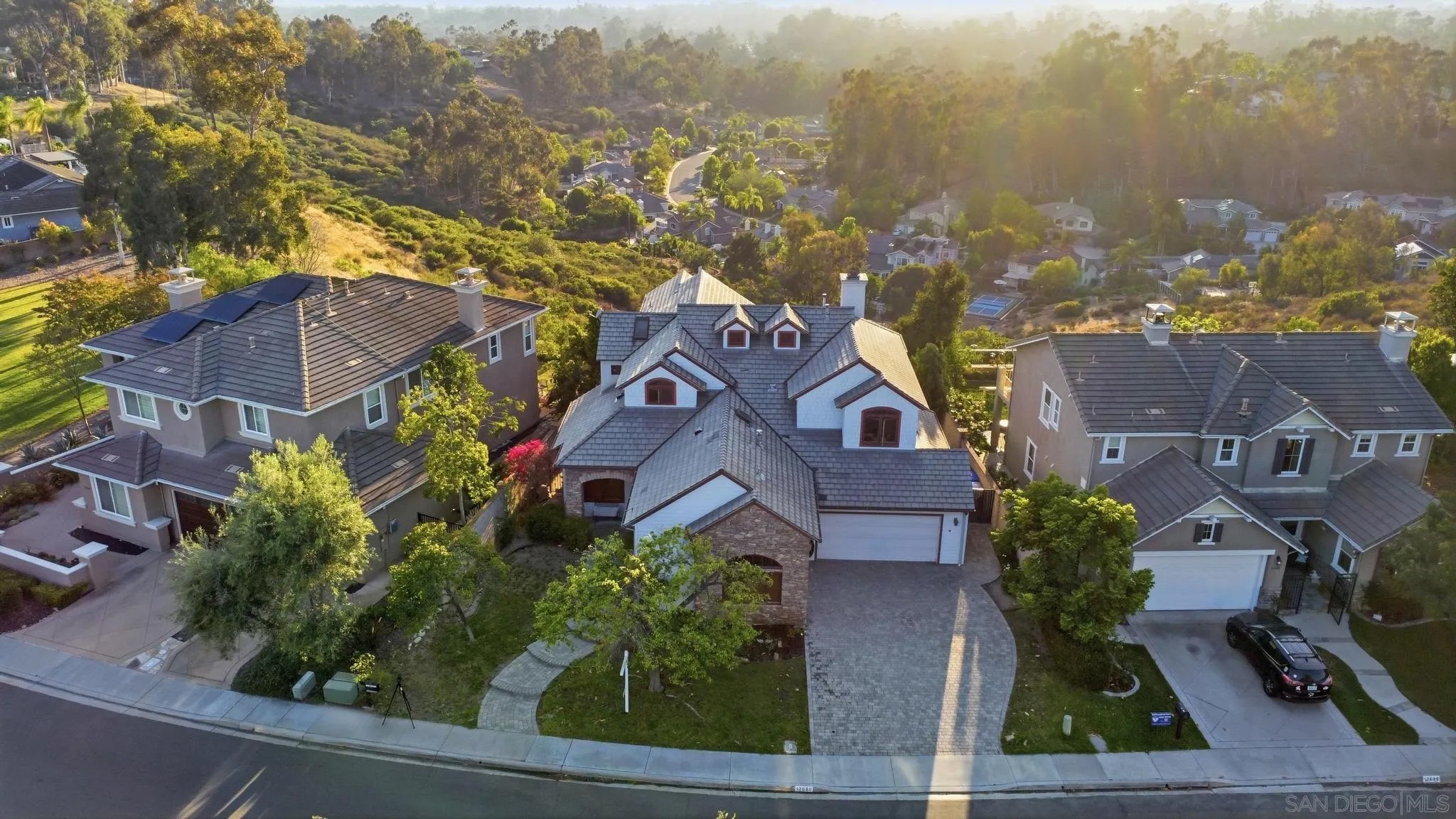 12686 Fairbrook