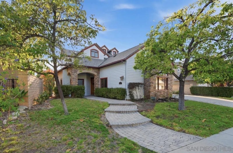 12686 Fairbrook