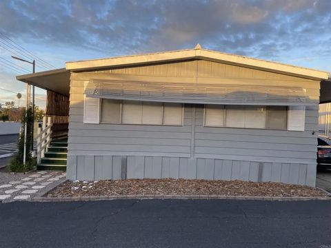 718 Sycamore 94 Vista CA 92083