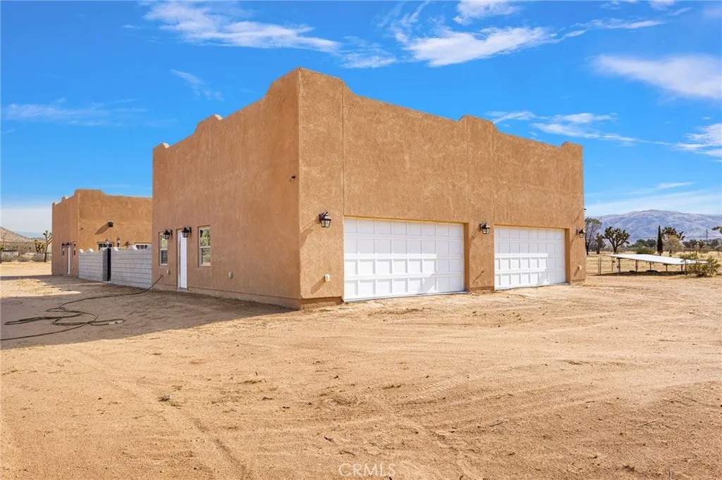 15835 Sloan