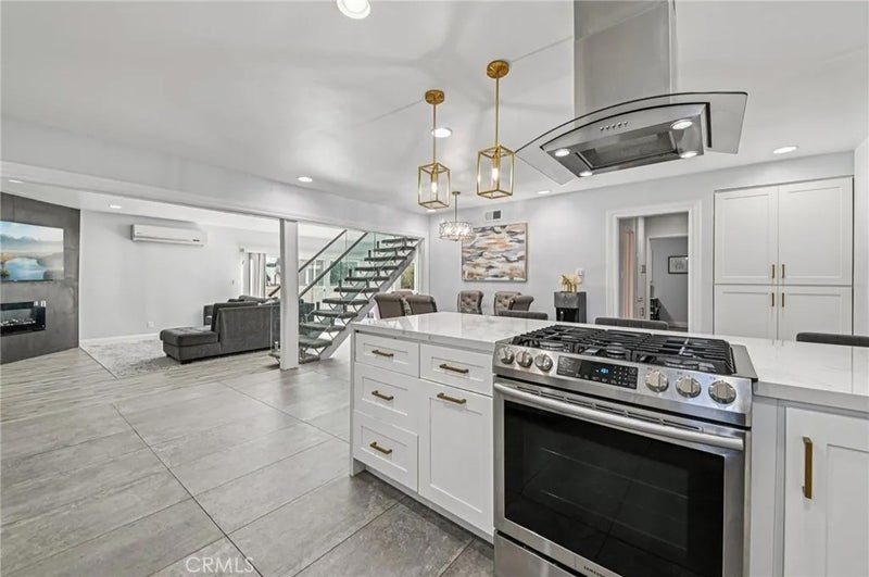 2120 Ronsard Road