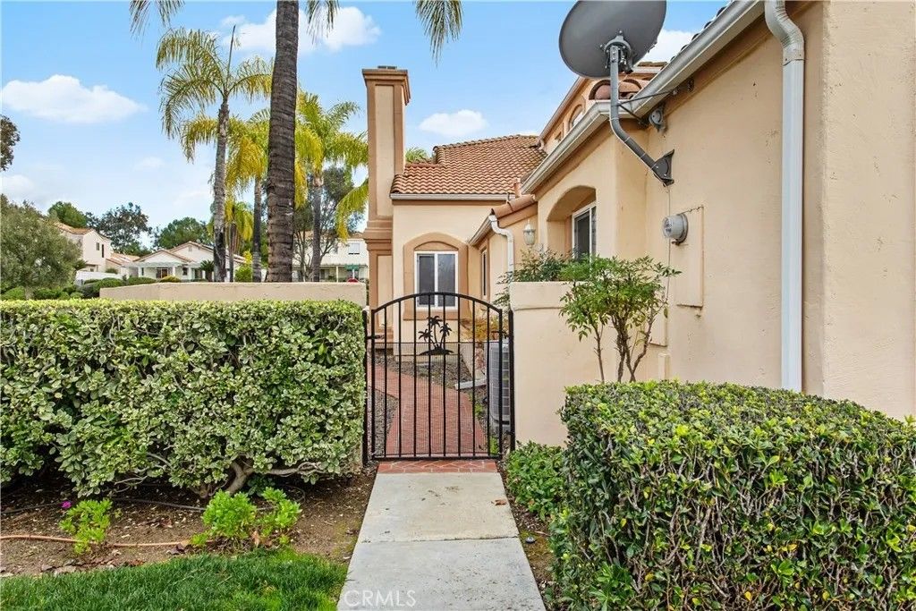 Photo of 40412 Via Amapola, Murrieta, CA 92562 (MLS # SW26003402)