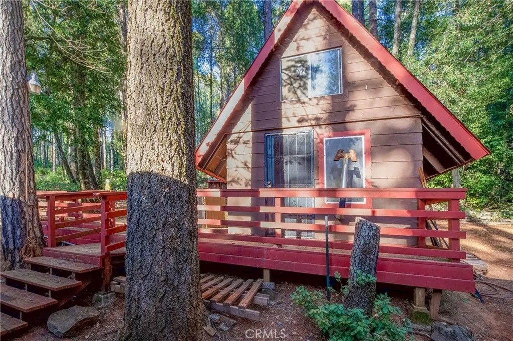 Photo of 6613 Hupp Coutolenc Rd, Magalia, CA 95954 (MLS # SN26054975)