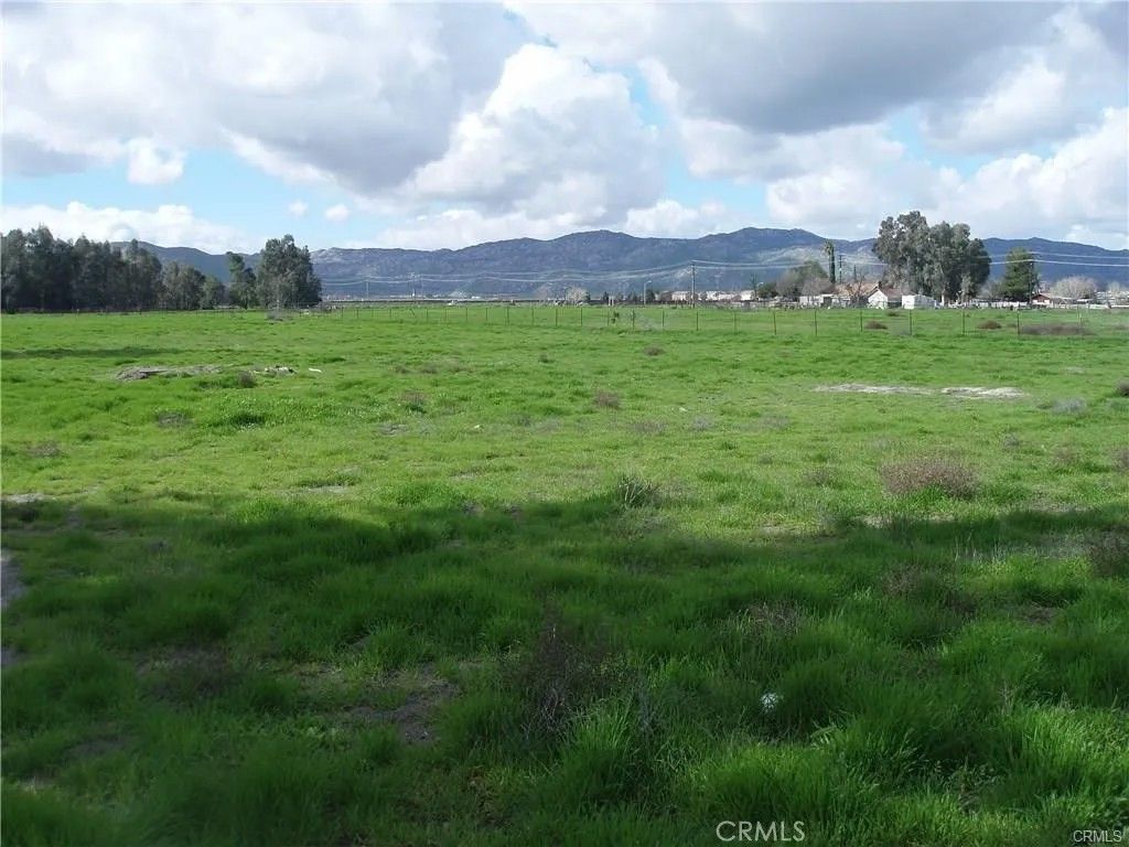 Photo of 1545 N Ramona, San Jacinto, CA 92583 (MLS # CV22148766)