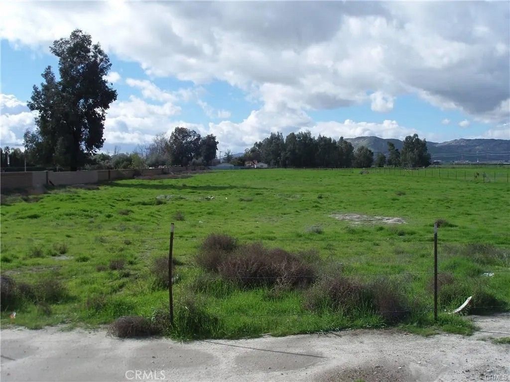 Photo of 1545 N Ramona, San Jacinto, CA 92583 (MLS # CV22148766)