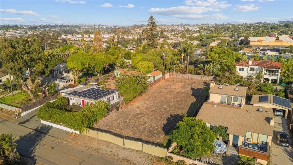 Photo of 837 Stratford Dr, Encinitas, CA 92024 (MLS # ND25250523)