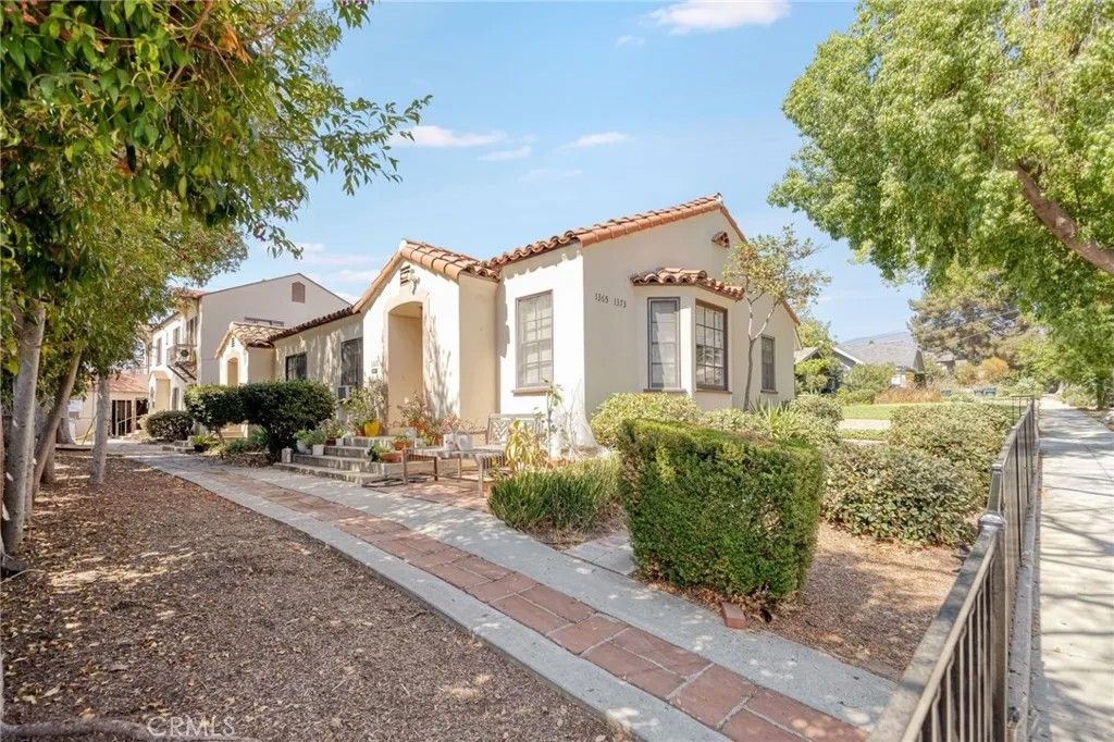 Photo of 1375 N Mentor Avenue #A, Pasadena, CA 91104 (MLS # BB25234957)