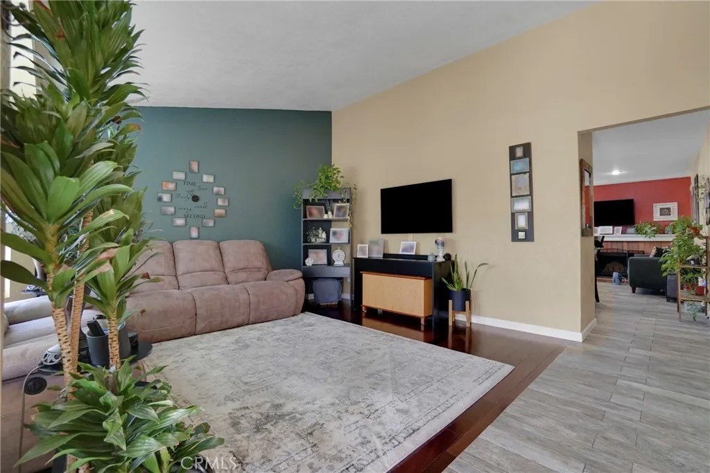 9881 Dauntless Street