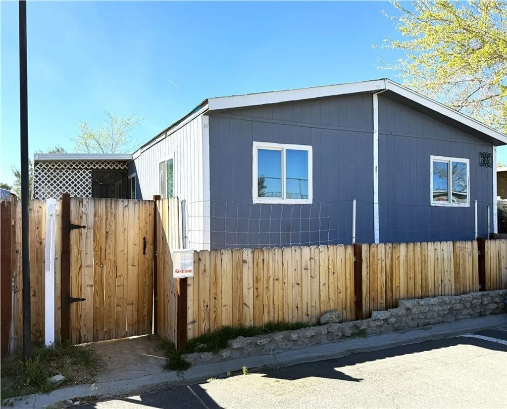 Photo of 3300 15th St #389, Rosamond, CA 93560 (MLS # SR26061825)