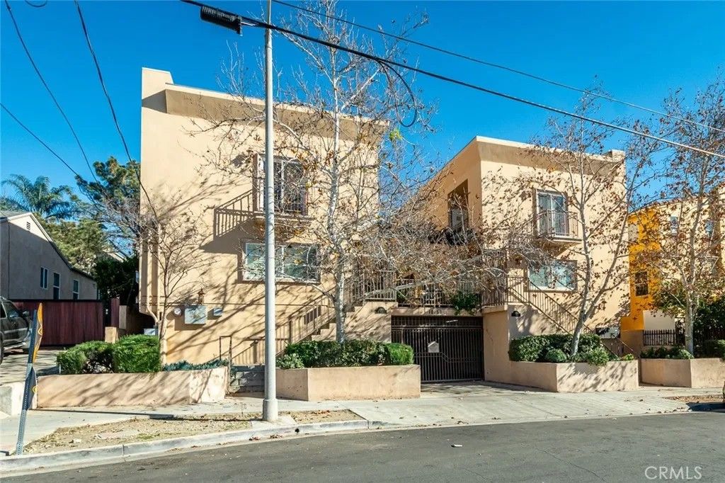 Photo of 10160 Fernglen Avenue #7, Tujunga, CA 91042 (MLS # GD26012563)