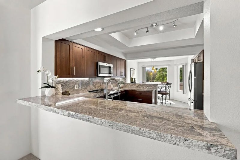 752 Vista Lago Drive North