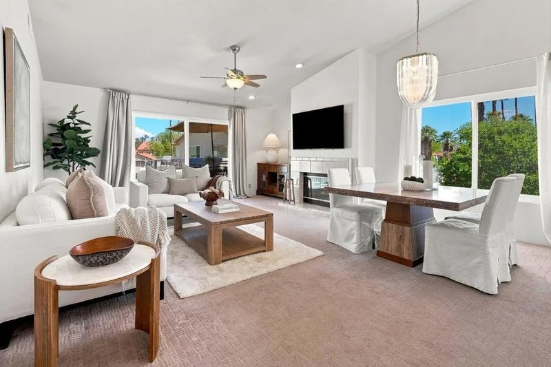 752 Vista Lago Drive North