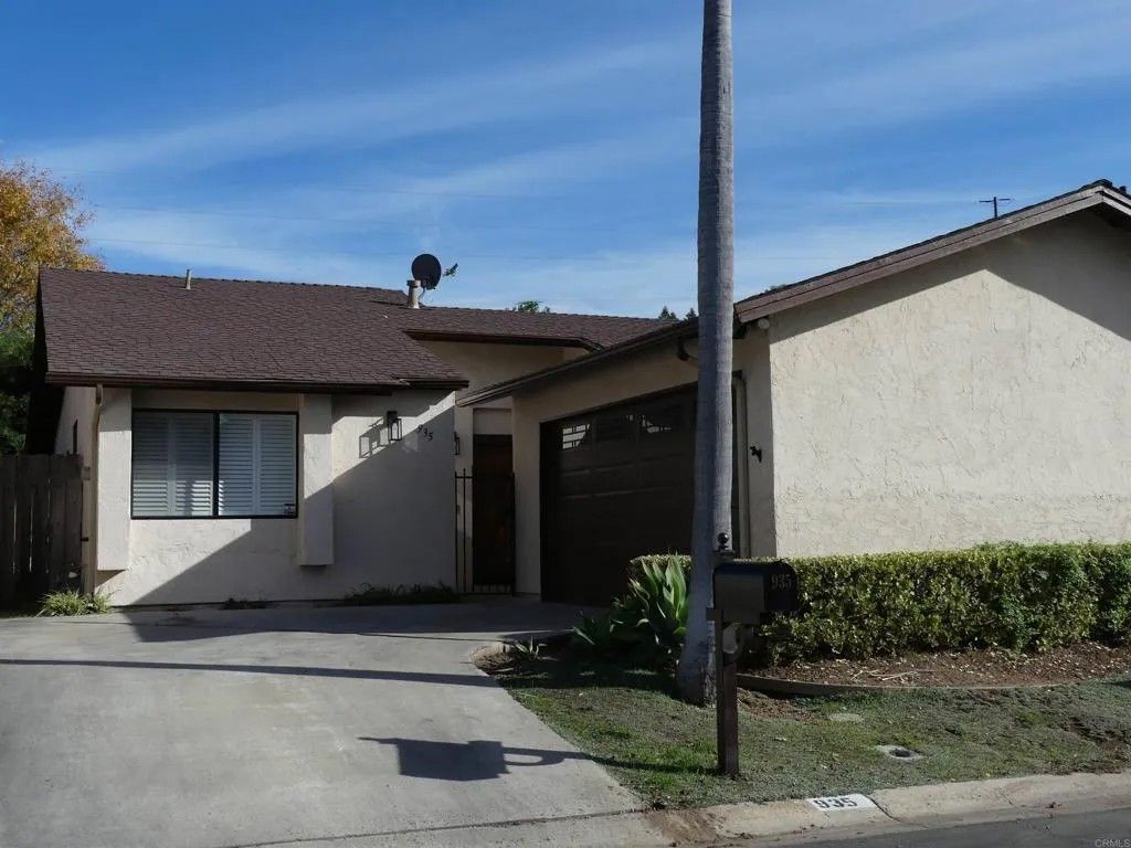 Photo of 935 Woodcreek Road, Fallbrook, CA 92028 (MLS # NDP2507166)