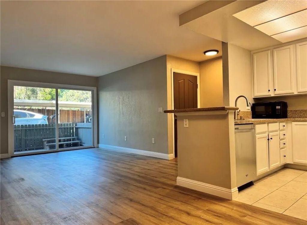 Photo of 432 Edgehill Dr #95, Oceanside, CA 92054 (MLS # SW26096312)