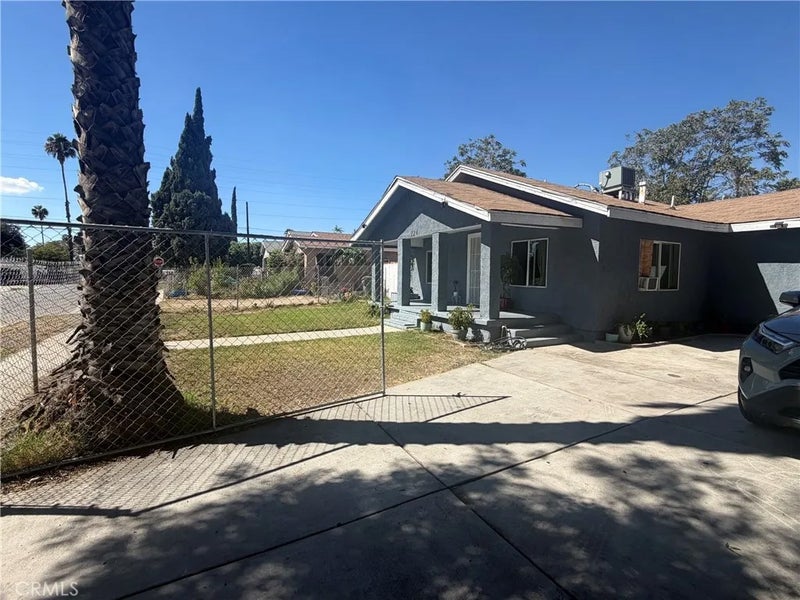 124 E Temple
