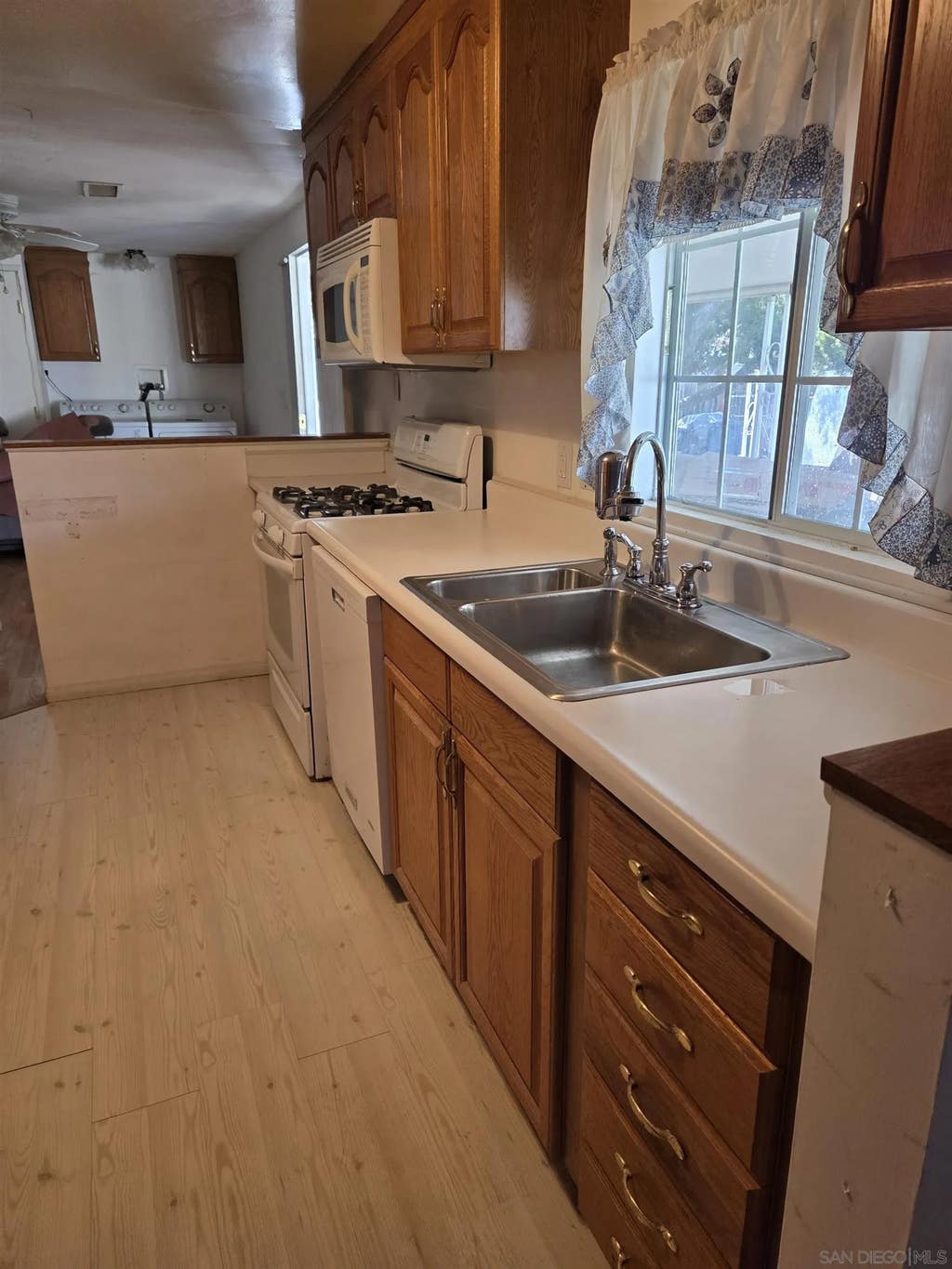Photo of 2550 E Valley Parkway #122, Escondido, CA 92027 (MLS # 260015650)