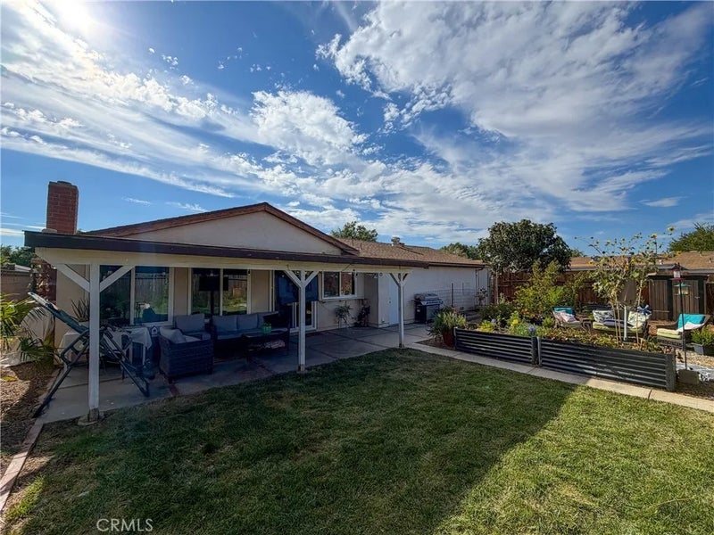 44148 Gingham Avenue