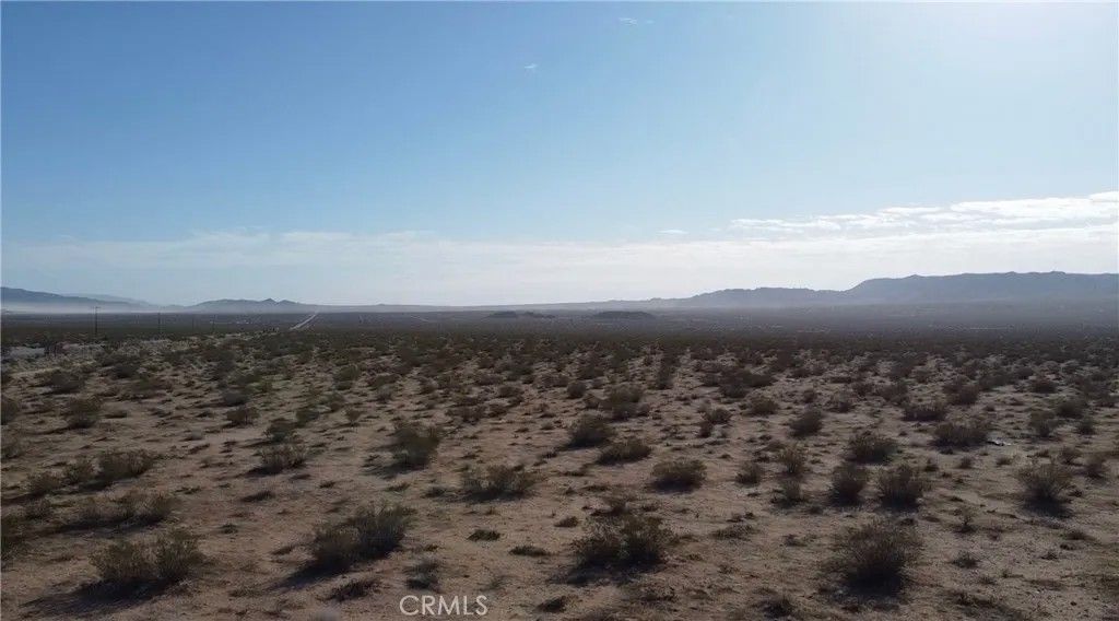 Photo of 18 Old Woman Springs, Johnson Valley, CA 92356 (MLS # JT26028377)