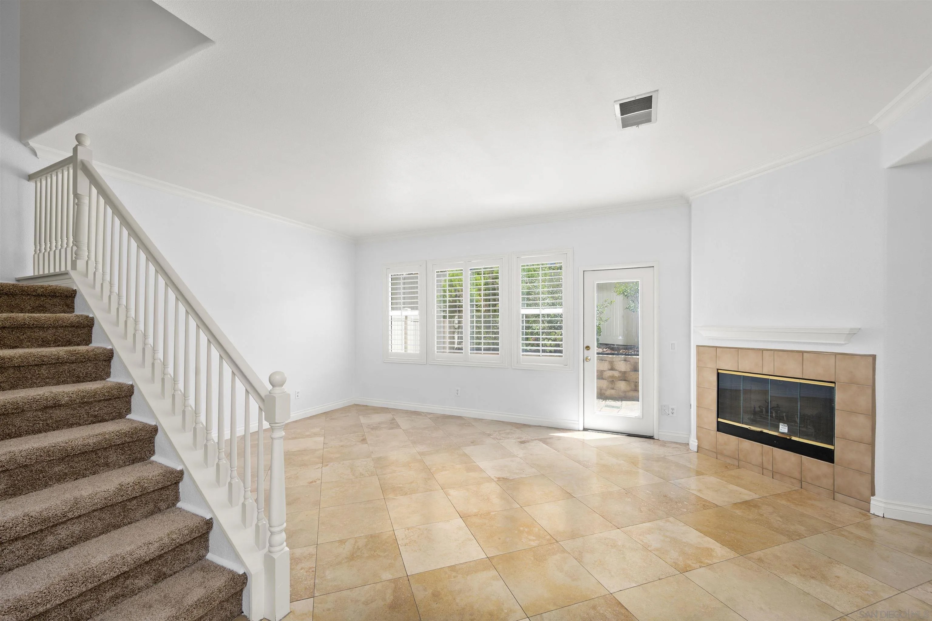 6369 Avenida De Las Vistas 4