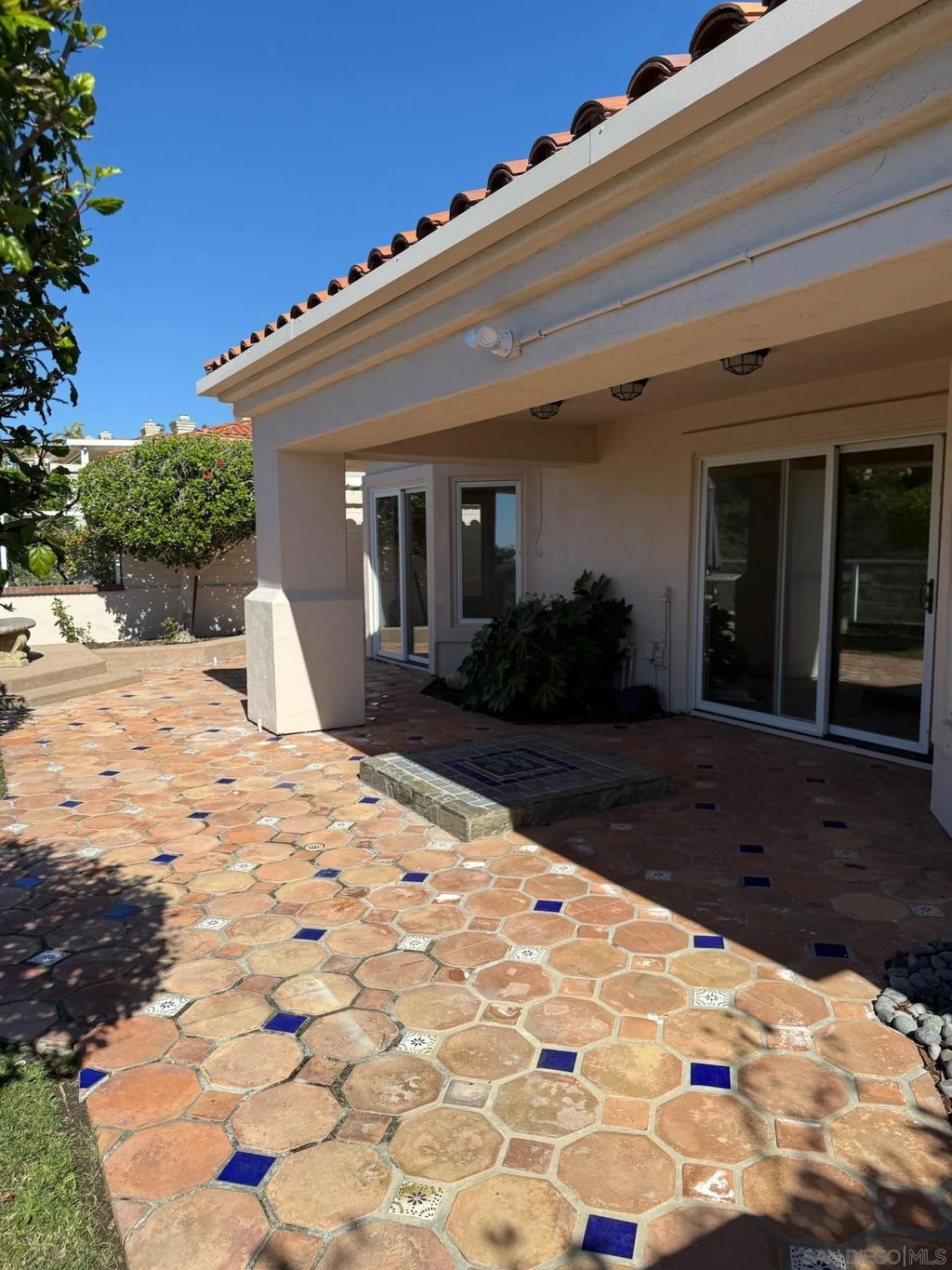 Photo of 5574 Caminito Genio, La Jolla, CA 92037 (MLS # 260006152)