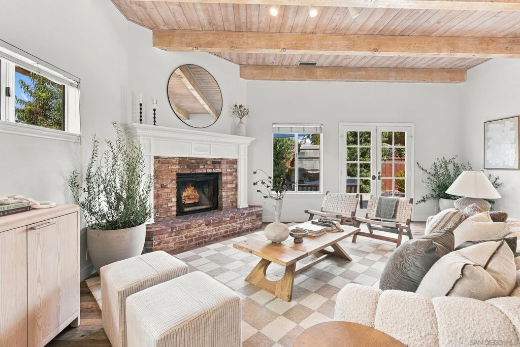 Photo of 1644 Tamarack Ave, Carlsbad, CA 92008 (MLS # 260022650)