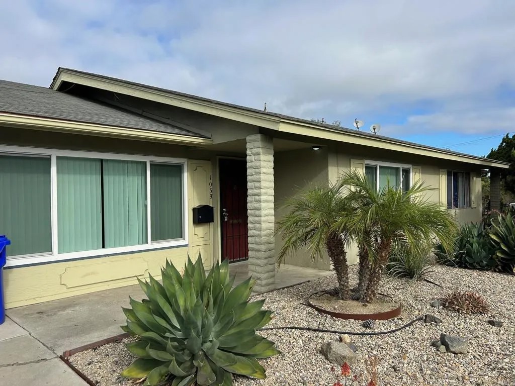 1045 Meadowlake Drive