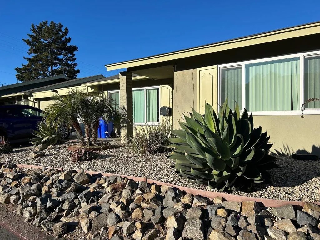 1045 Meadowlake Drive