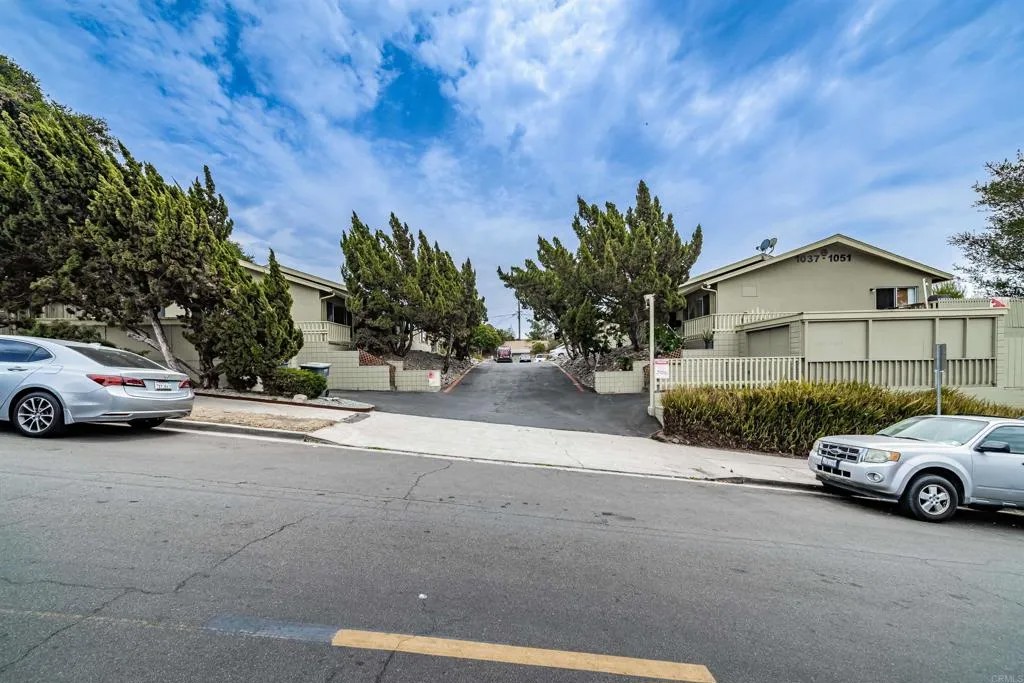 1045 Meadowlake Drive