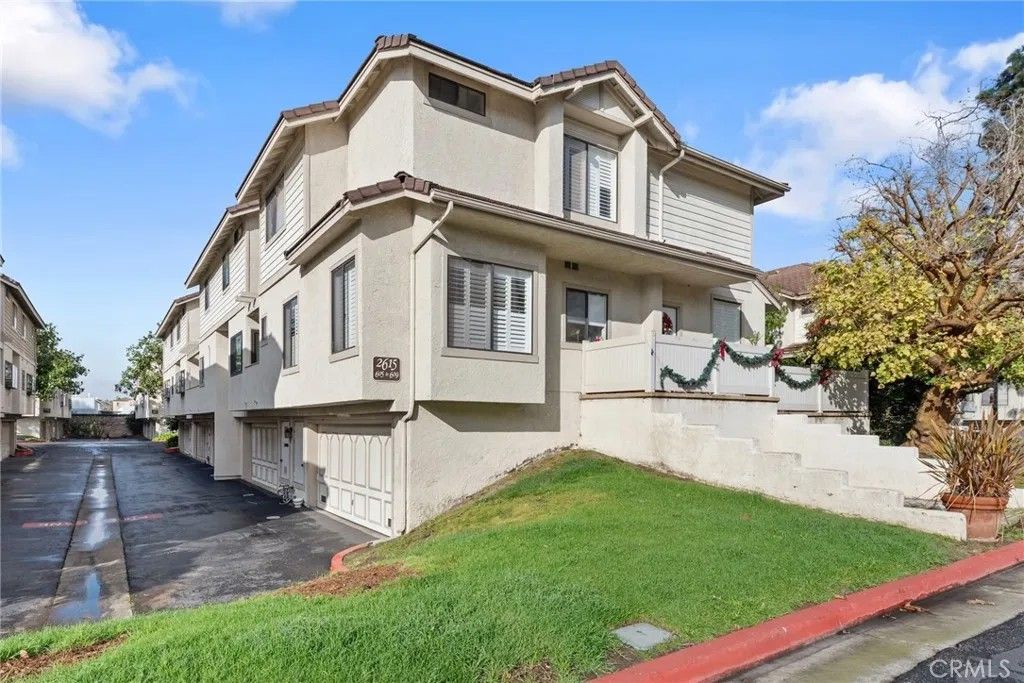 Photo of 2615 Plaza Del Amo #606, Torrance, CA 90503 (MLS # SB26003249)