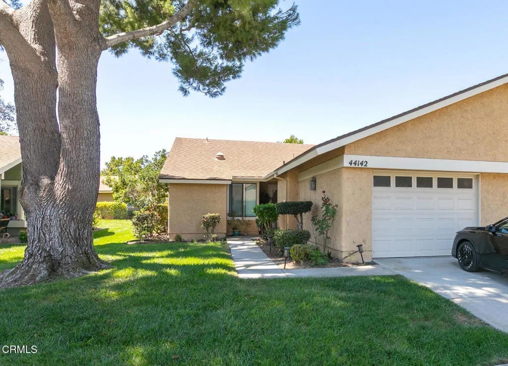 44142 Village 44