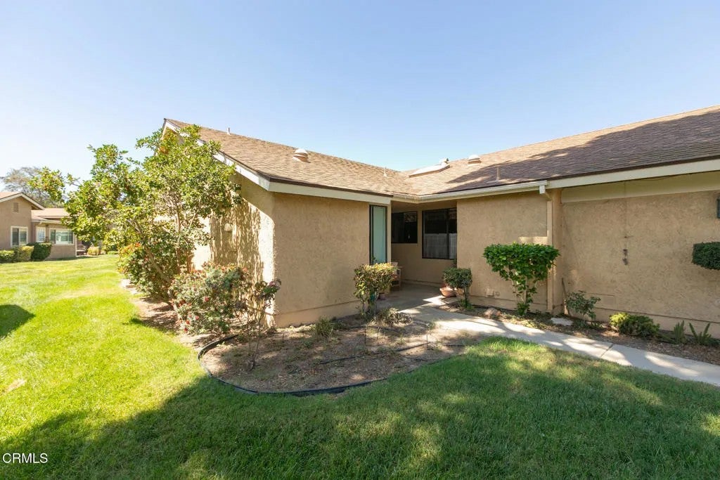 44142 Village 44