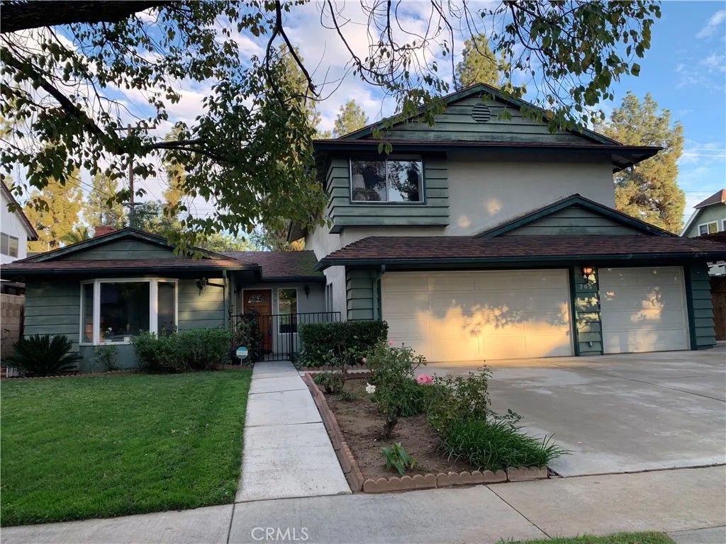 Photo of 705 Hemlock Court, Redlands, CA 92374 (MLS # IG26003238)