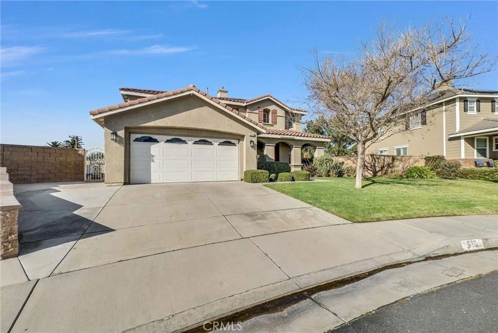 Photo of 519 Cedarbrook Lane, Corona, CA 92879 (MLS # TR26028822)