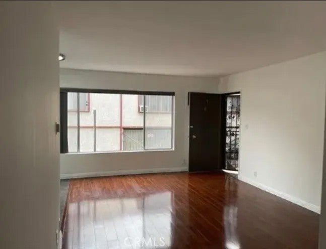 951 N Gardner 6