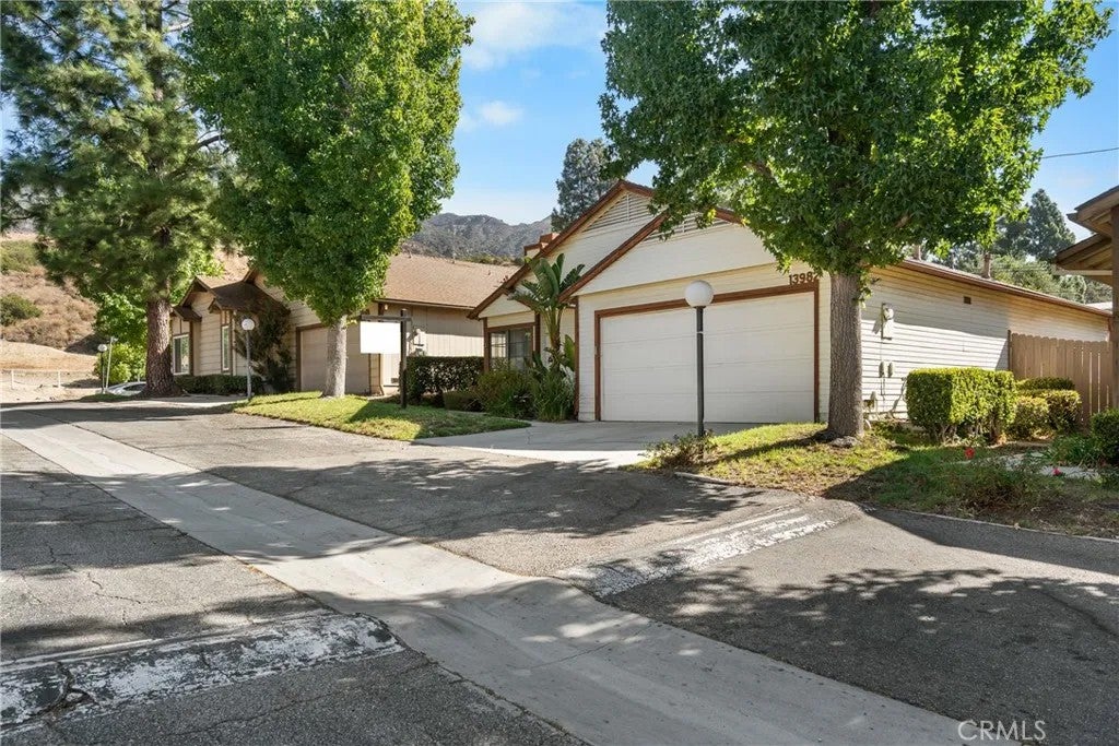 13982 Olive Grove Lane