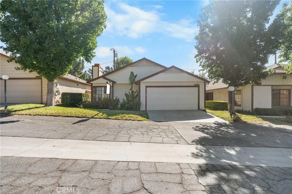13982 Olive Grove Lane