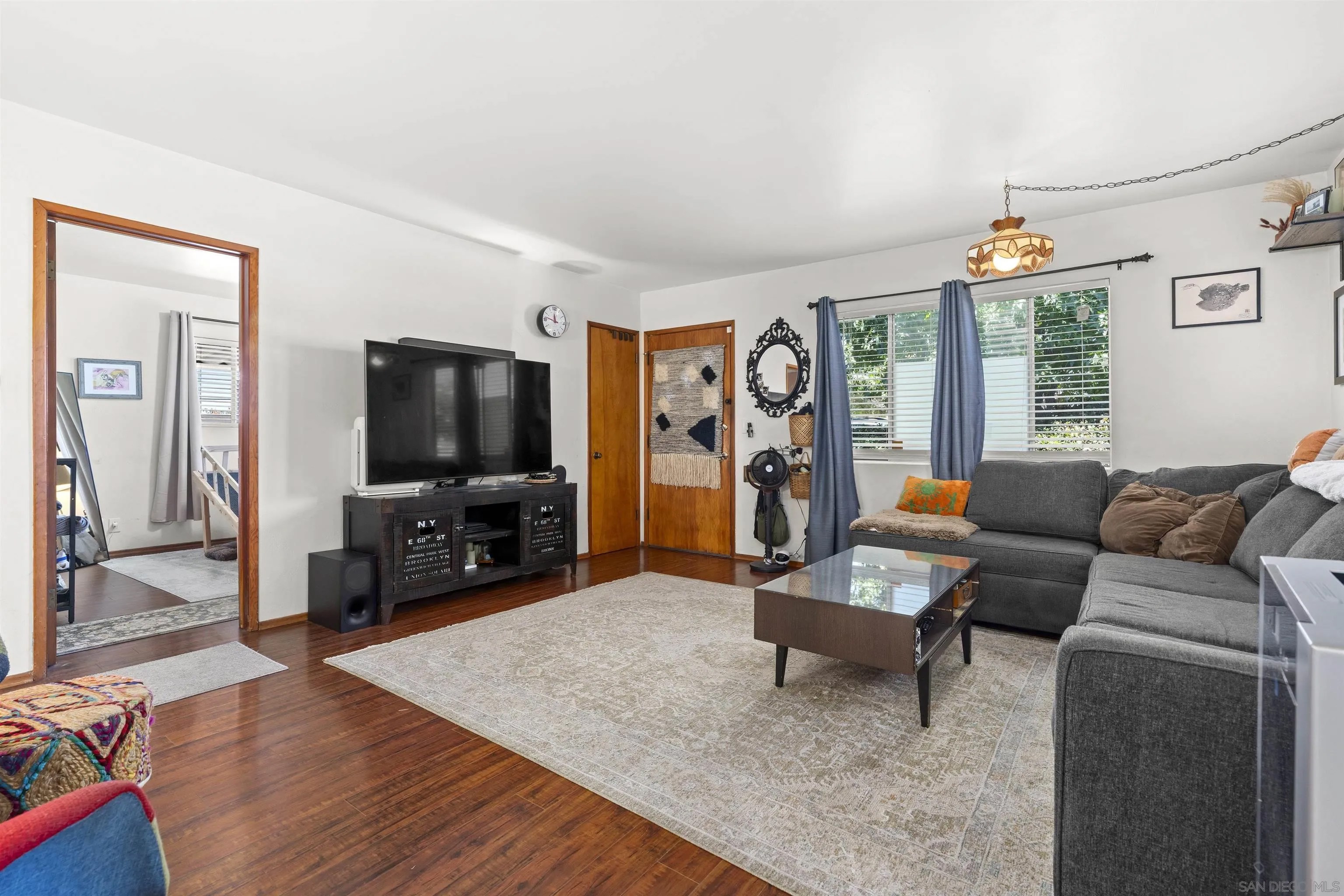 3327-3329 41st St