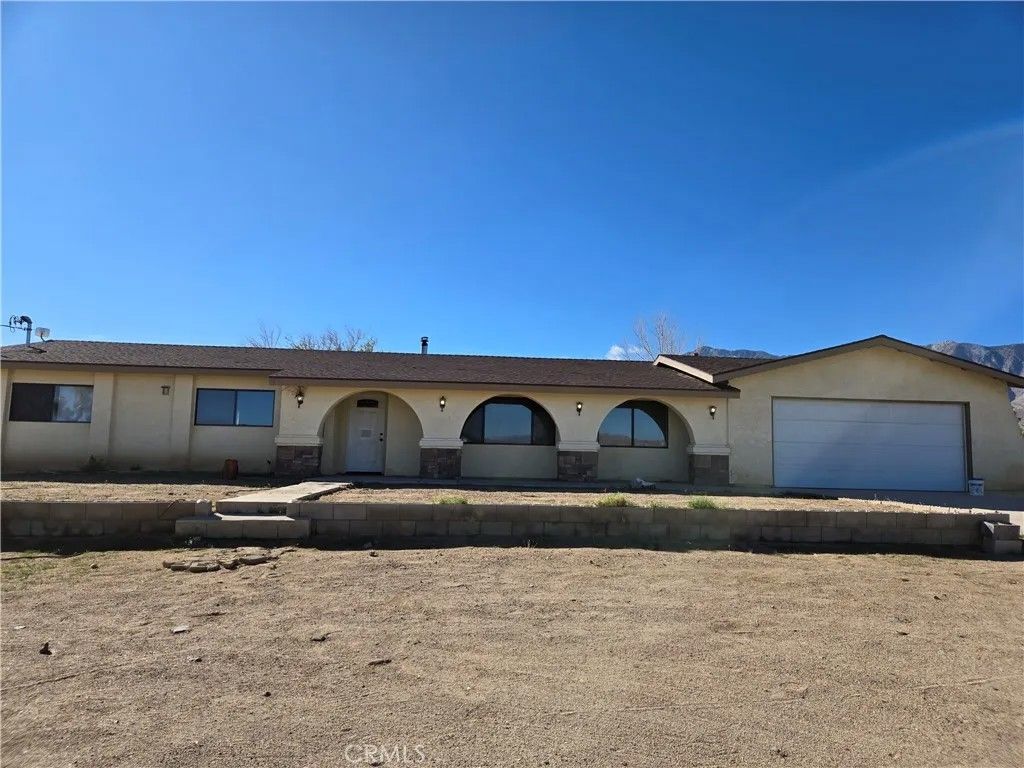 Photo of 31131 Sutter Rd, Lucerne Valley, CA 92356 (MLS # HD25240725)