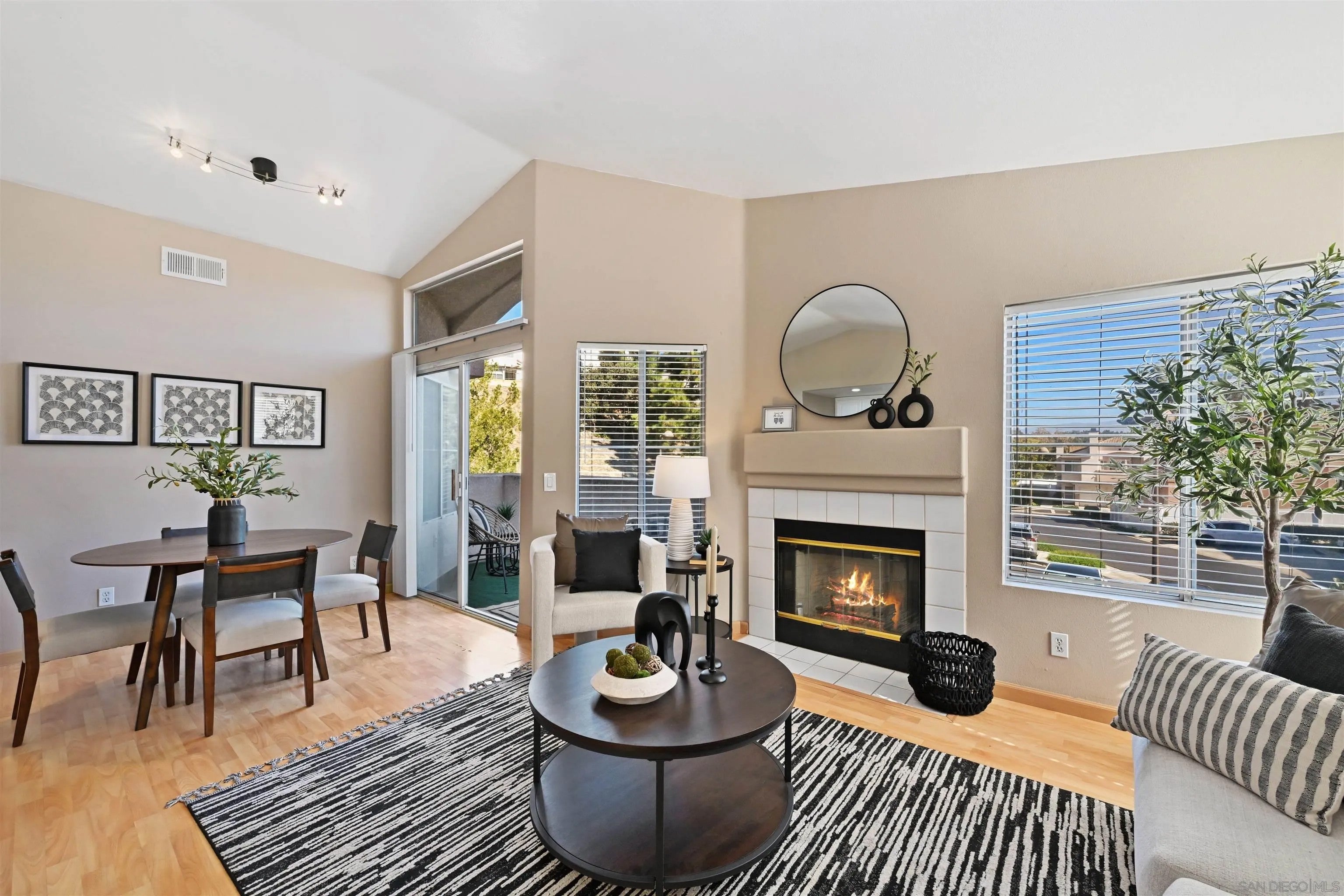 485 Belle Vista 211