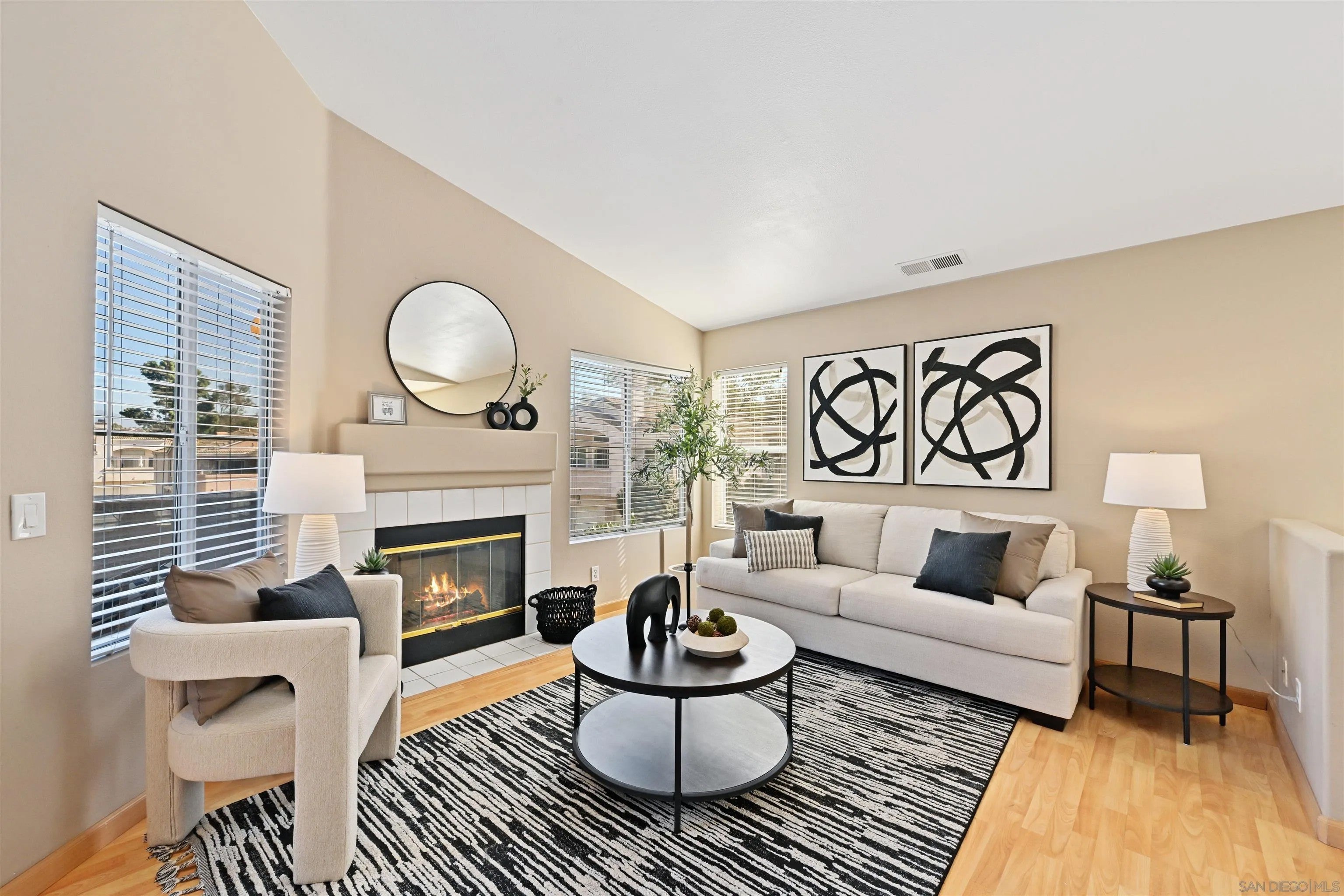 485 Belle Vista 211
