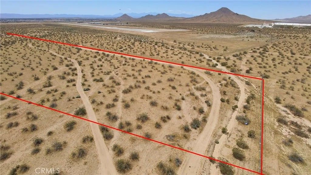 Photo of 0 Goshen, Apple Valley, CA 92307 (MLS # HD26095599)