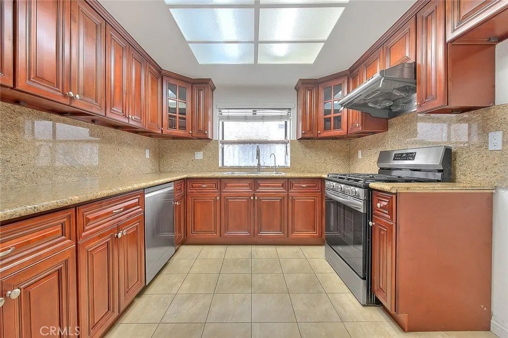 319 N Lincoln APT A