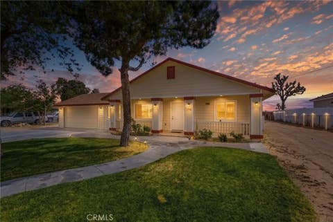 Photo of 12419 Pawnee Rd, Apple Valley, CA 92308 (MLS # PW26077289)