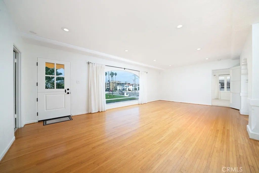 Photo of 8 36th Place, Long Beach, CA 90803 (MLS # OC25279565)