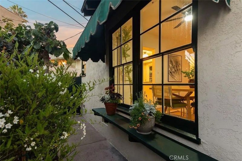 5796 Campo Walk