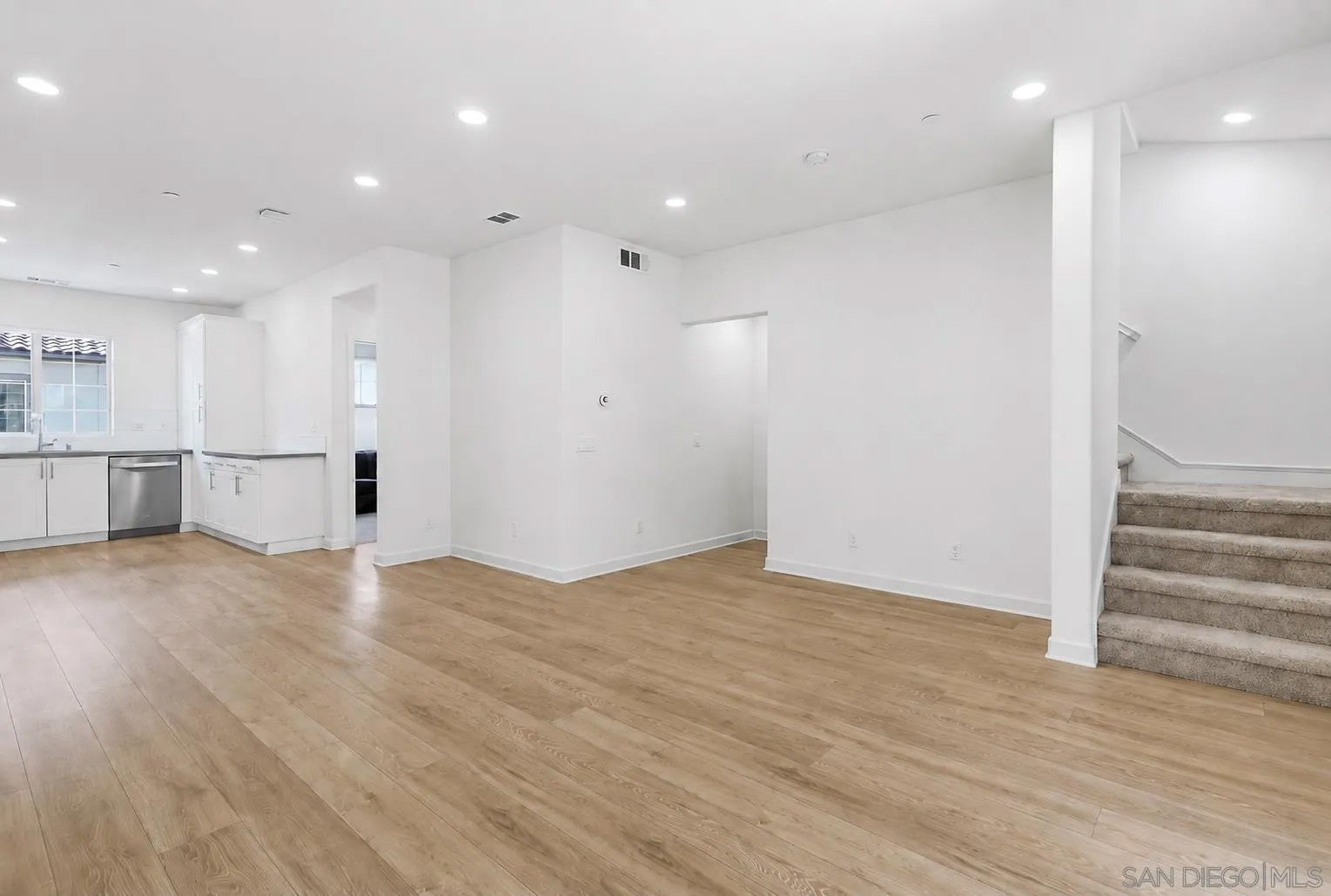 4366 Pacifica Way 3