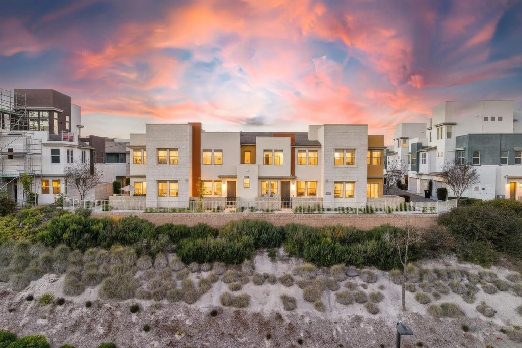 Photo of 2076 Tango Loop #Unit 2, Chula Vista, CA 91915 (MLS # 260001756)